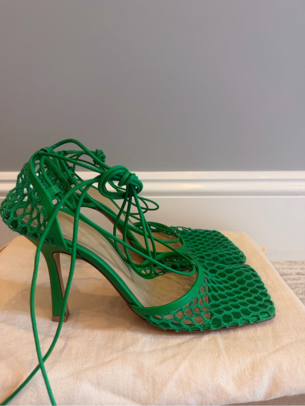 Bottega Veneta Vibrant Green Lace-Up Mesh Heels - Picture 3 of 12